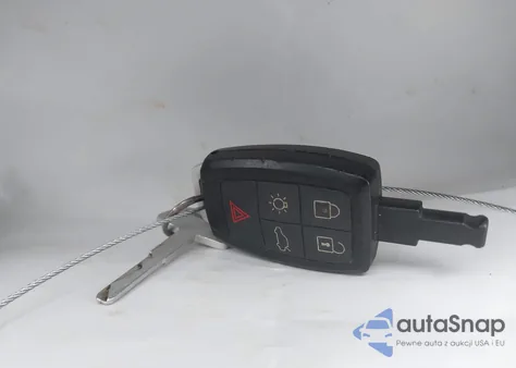 2011 Volvo C70 T5 from USA, damaged, VIN YV1672MC1BJ109533